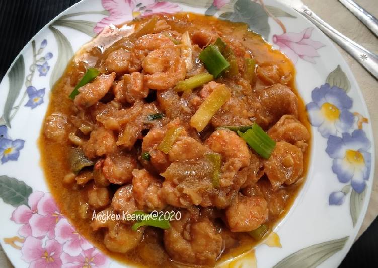 Cara Menyiapkan Udang Goreng Mentega, Enak