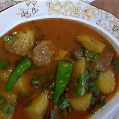 A picture of Aloo ghosht.