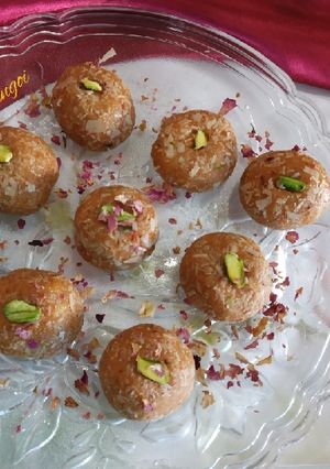 A picture of Masoor dal(Red lentil) ladoo.