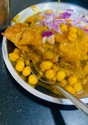 सफेद चना चाट (safed chana chaat recipe in Hindi) रेसिपी मुख्य फोटो