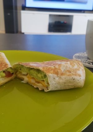 รูปของ Avocado wrap