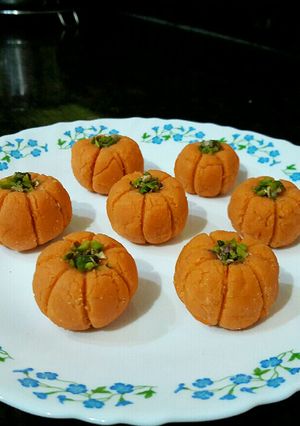 পামকিন সন্দেশ(Pumpkin sondesh recipe in bengali) রেসিপির প্রধান ছবি
