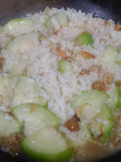 鮮味絲瓜湯泡飯 的食譜成品照片