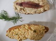 Una foto de pinchos de atun