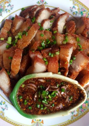 รูปของ หมูสามชั้นทอดน้ำปลาจิ้มแจ่ว