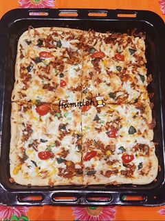 عکسی از دستور پیتزا سوسیس خونگی🍕😋