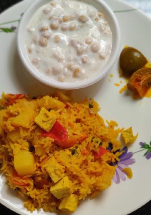 A picture of Pulao recipe in pressure cooker.