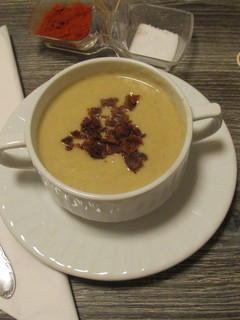 Spárgakrémleves bacon chipsel recept fotója