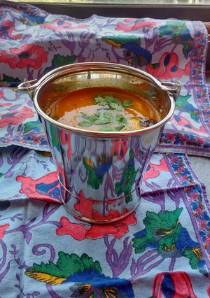 A picture of Fajeto (gujarati mango kadhi).