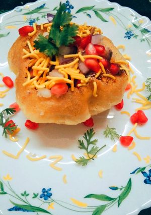 राज कचौड़ी (Raj Kachori recipe in Hindi) रेसिपी मुख्य फोटो