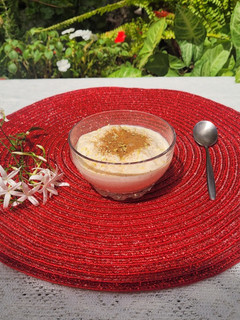 Una foto de Arroz con leche y coco rallado