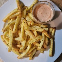 A picture of Air-Fryed Basil French Fries.