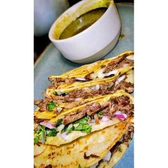 A picture of Green Birria Tacos & Consome 🌮.