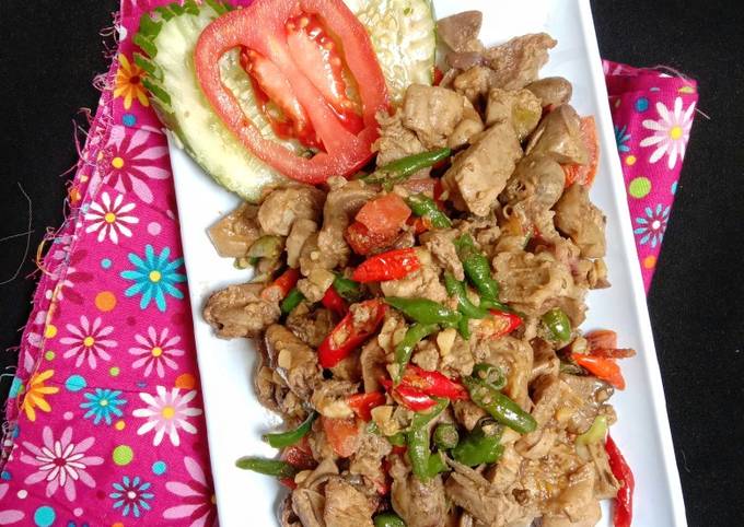 Langkah Mudah untuk Membuat Tumis Pedas Jeroan Ayam yang Menggugah Selera