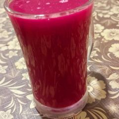 A picture of Dragon fruits juice.
