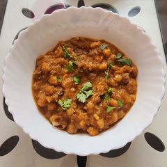 A picture of Chole masala.