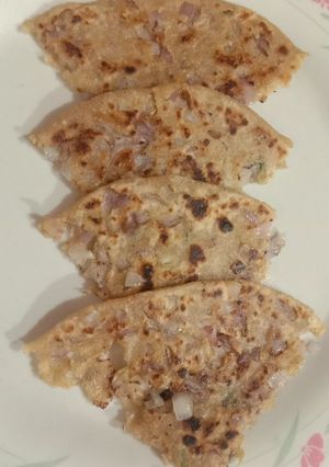 A picture of Onion Parantha.