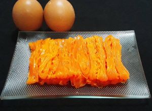 รูปของ ฝอยทองไข่ไก่แบบง่ายๆ Thai Dessert (Foi Thong, Golden Eggs Yolk Thread)