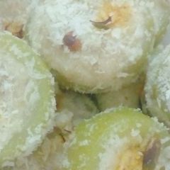 A picture of Lauki rings with burfi.