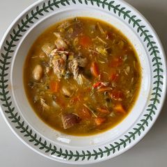 A picture of Lively Chicken & Veggie Broth.