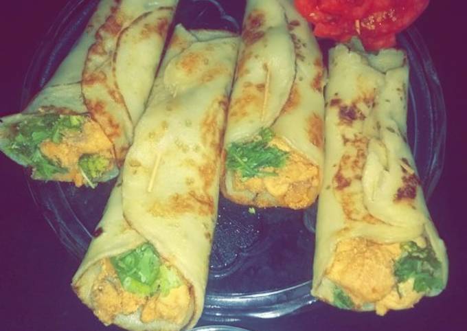 Chicken shawarma roll with homemade peta bread