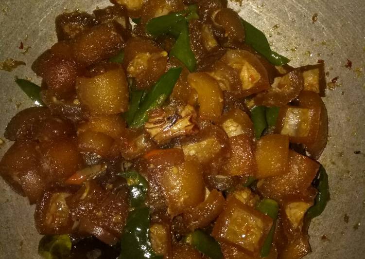 Oseng kikil cabe ijo