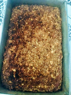 Una foto de BUDÍN DE VAINILLA Y LIMÓN CON CUBIERTA CROCANTE 🤩🤗😋(De galletitas de agua)