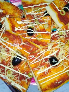 صورة لوصفة بيتزا سهلة وسريعة 🍕