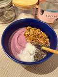 Smoothie Bowl de Plátano, Arándanos y Coco
