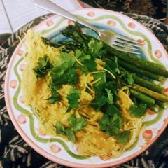 A picture of Mango Ambra Spaghetti Squash.