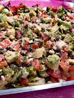 Una foto de Ensalada caprese con palta