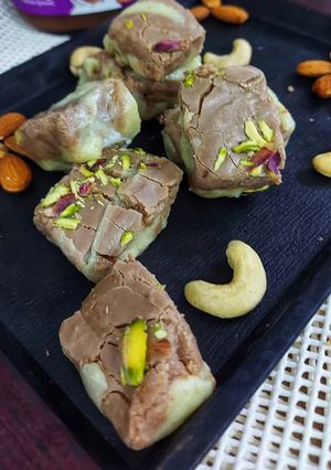 A picture of Chocolate burfi.