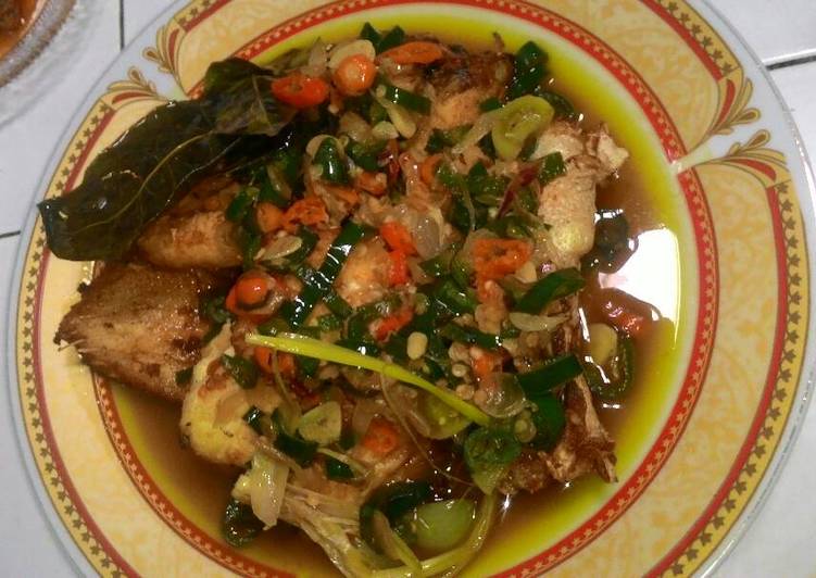 Resep ikan patin kuah siram oleh deanzee diah Cookpad