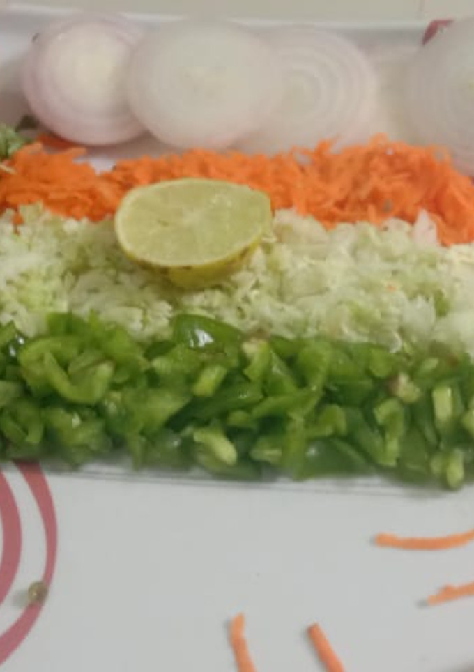સલાડ(Salad Recipe in Gujarati) રેસીપી મુખ્ય ફોટો