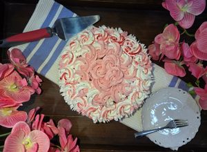 صورة لوصفة كعكة الشيفون المزينة بالورود 🌹 rosette cake