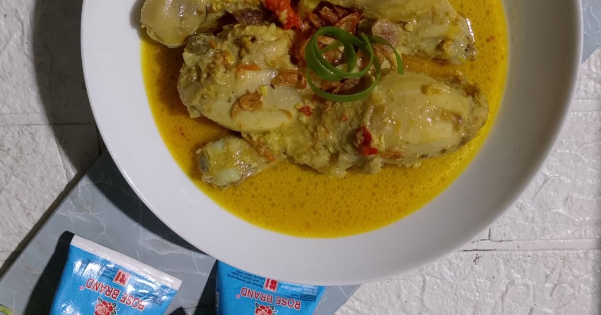 Opor Ayam Pedas