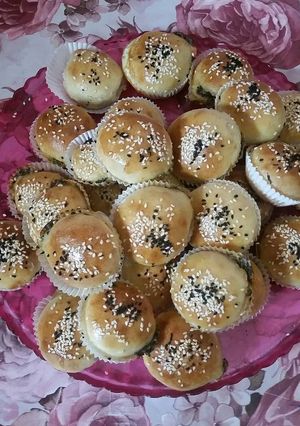 صورة لوصفة فطاير بالجبنه والزعتر والمفرزات