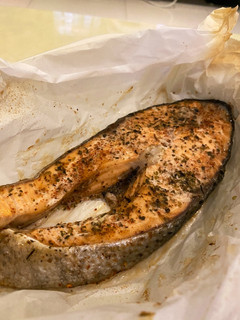 義式香料烤鮭魚 的食譜成品照片