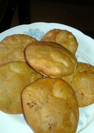 A picture of Hara matar ki kachori.