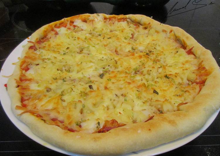 Pizza De Jamon Y Queso Con Pina Receta De Manuel S Munoz Cookpad