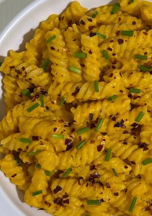 A picture of Fusilli in Carrot Sauce with Chives.
