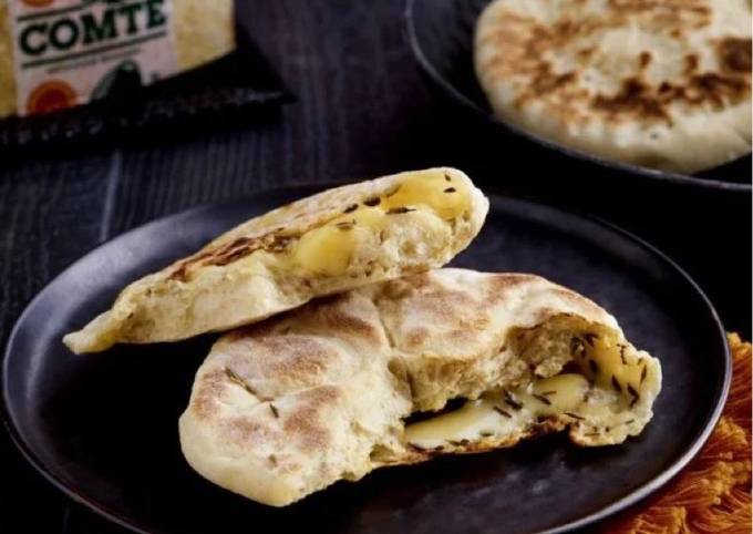 Pain naan au Comté et cumin