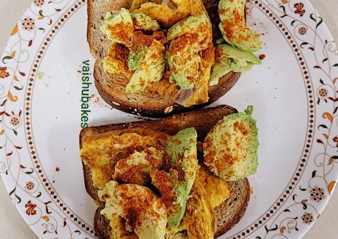 Avocado Salsa Toast