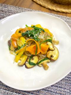 Hình của món Miến trộn chay.