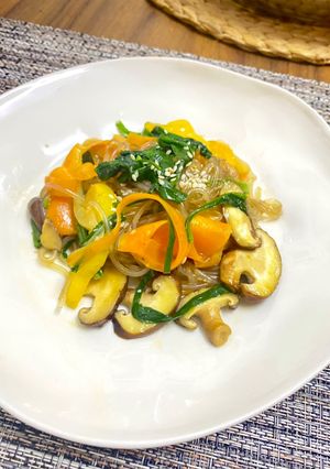 Hình của món Miến trộn chay.