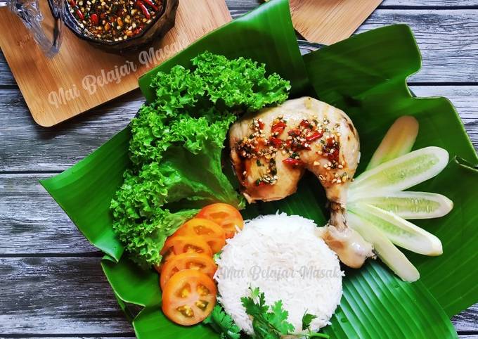 Khao Man Gai - Thai Style Hainanese Chicken Rice