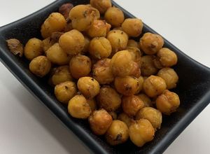 Una foto de Garbanzos especiados (imitando frutos secos) snack saludable