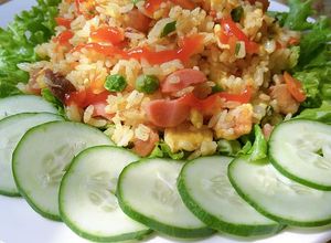 Hình của món Cơm chiên trứng,xúc xích.