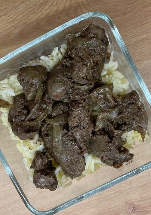 Hagymás csirkemáj recept fotója