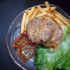 A picture of Qeema aloo kabab.